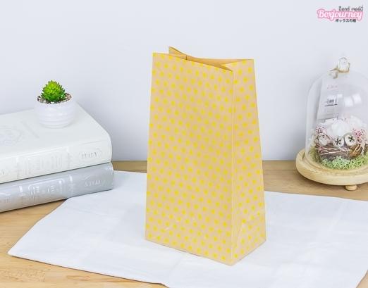 ถุงกระดาษน้ำตาลลายจุดสีเหลือง ขนาด14.6x9x27 cm.