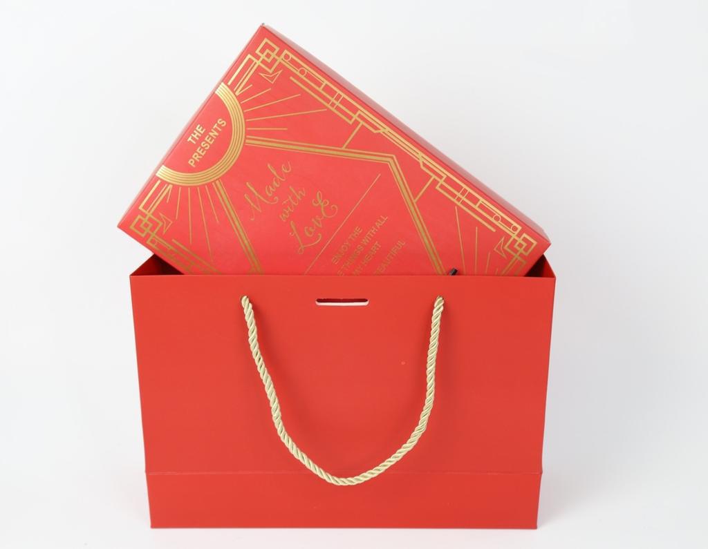 เซ็ท กล่อง+ถุง ของขวัญ Made with love สีแดง G304