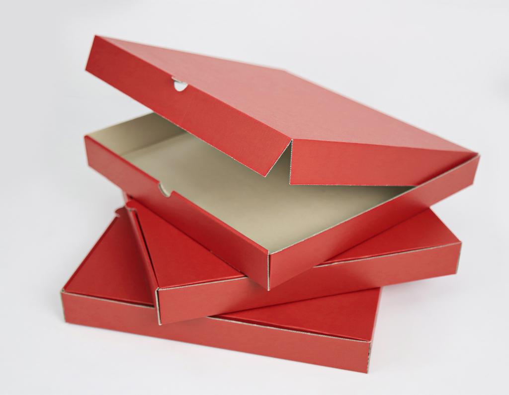 กล่องลูกฟูกพรีเมี่ยม สีแดง  34.8x35x4.5 cm.