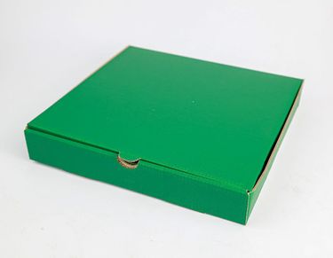 กล่องลูกฟูกพรีเมี่ยม สีเขียว  25x25x4 cm.