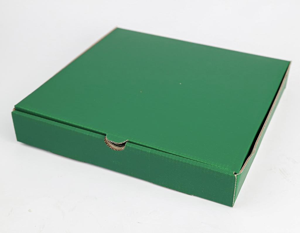 กล่องลูกฟูกพรีเมี่ยม สีเขียว  29.8x30x4.5 cm.