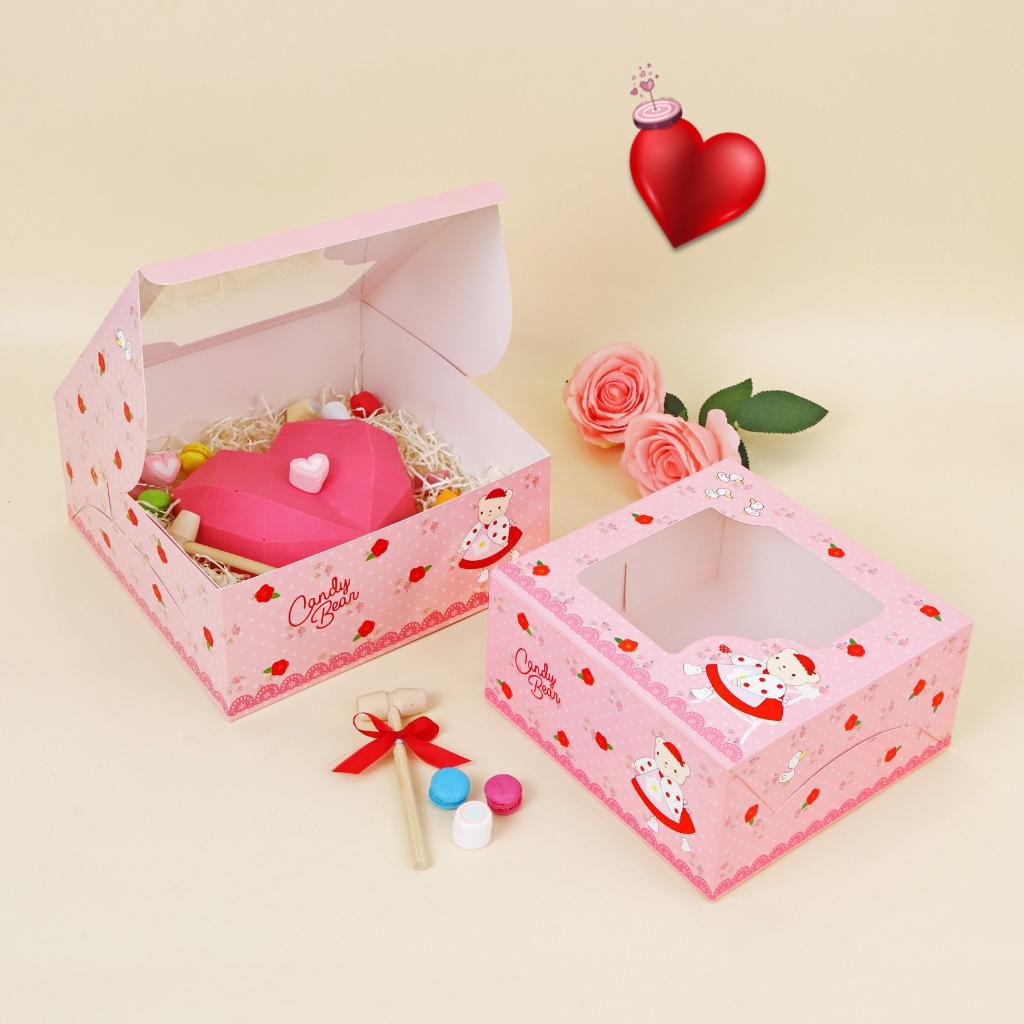 กล่องเค้ก 1 ปอนด์ ลาย candy bear & red rose