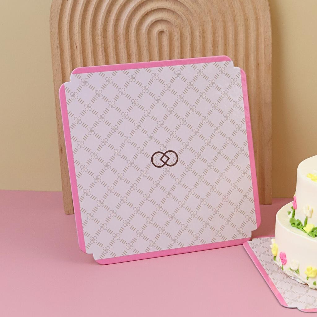 ฐานรองเค้ก 1 ปอนด์ แบบหยัก ลายแบรนด์เนม GG
