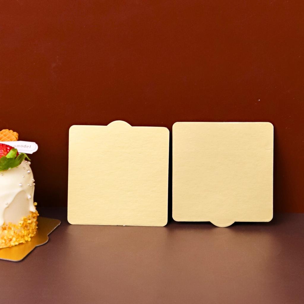 ฐานรองมูสเค้ก สี่เหลี่ยมจตุรัส สีทอง ขนาด 8.5 x  8.5  ซม.