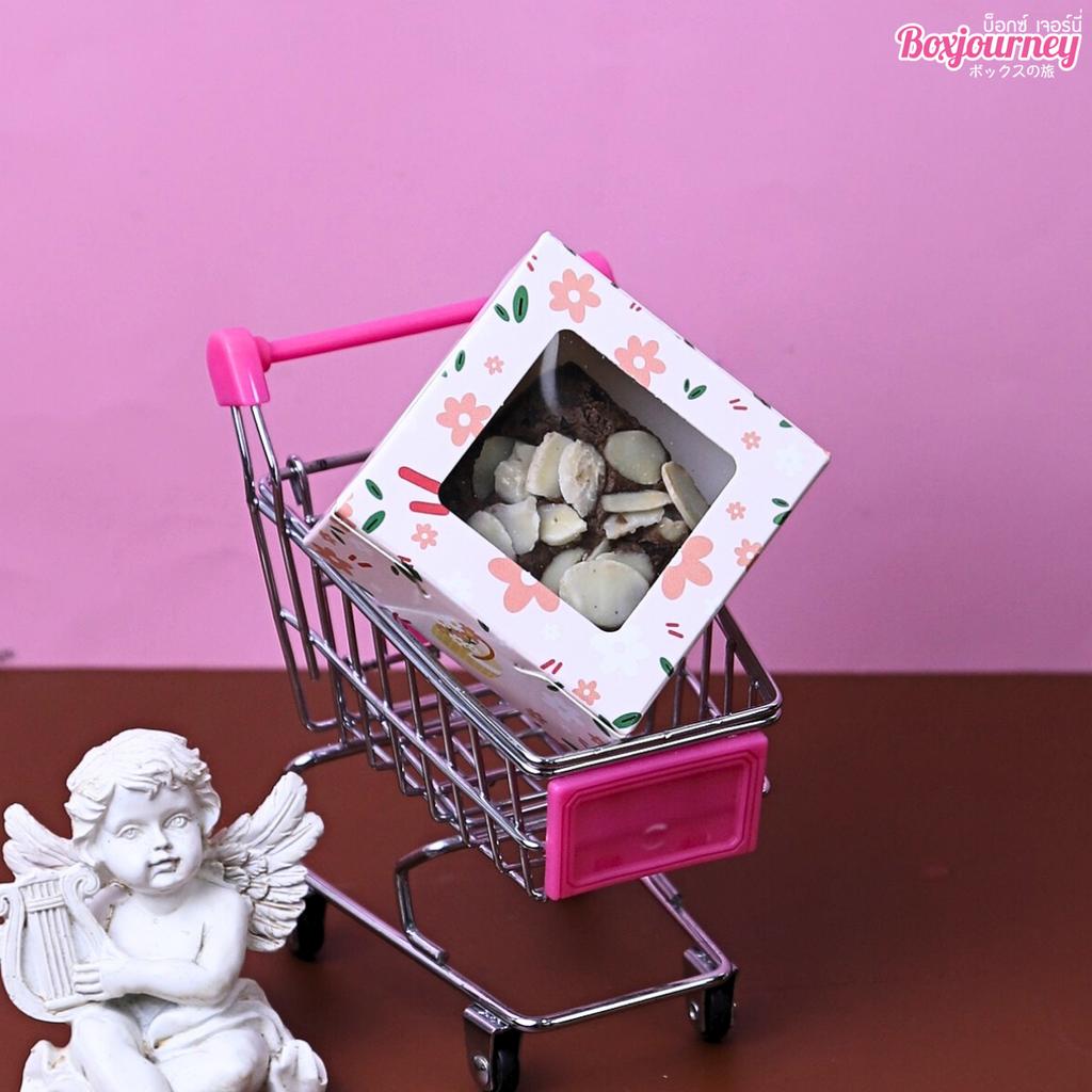 กล่องบราวนี่ ลาย Petal dreams 6.5 x 6.5 x 3 ซม.