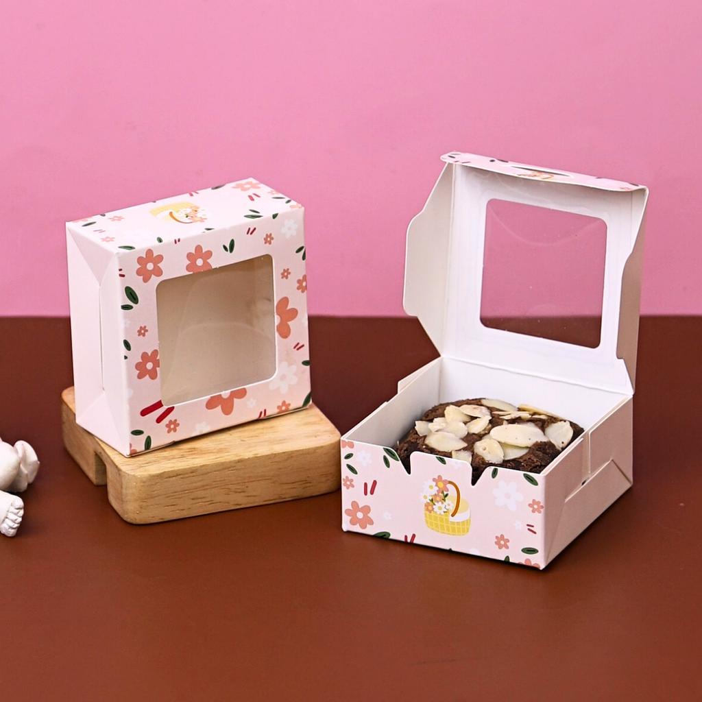 กล่องบราวนี่ ลาย Petal dreams 6.5 x 6.5 x 3 ซม.