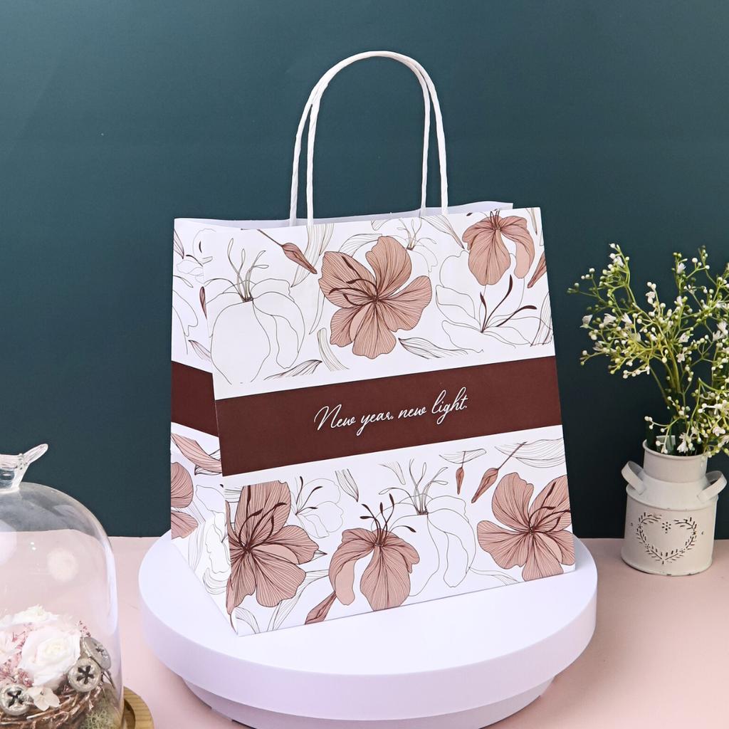 ถุงกระดาษหูเกลียว พิมพ์ลาย ลาย Flora New 23x15x23 ซม.