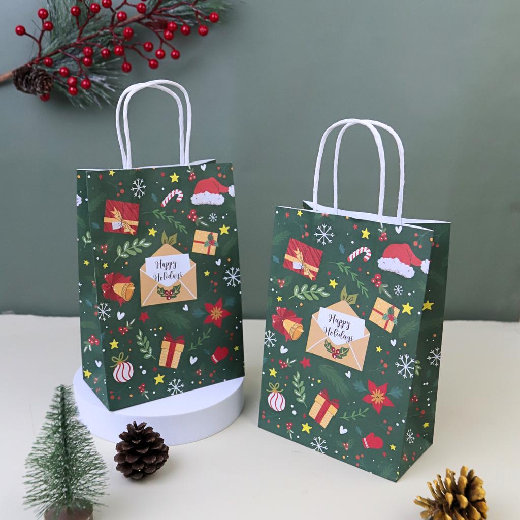 ถุงกระดาษหูเกลียว พิมพ์ลาย Festive Joy 13x8x18 ซม.