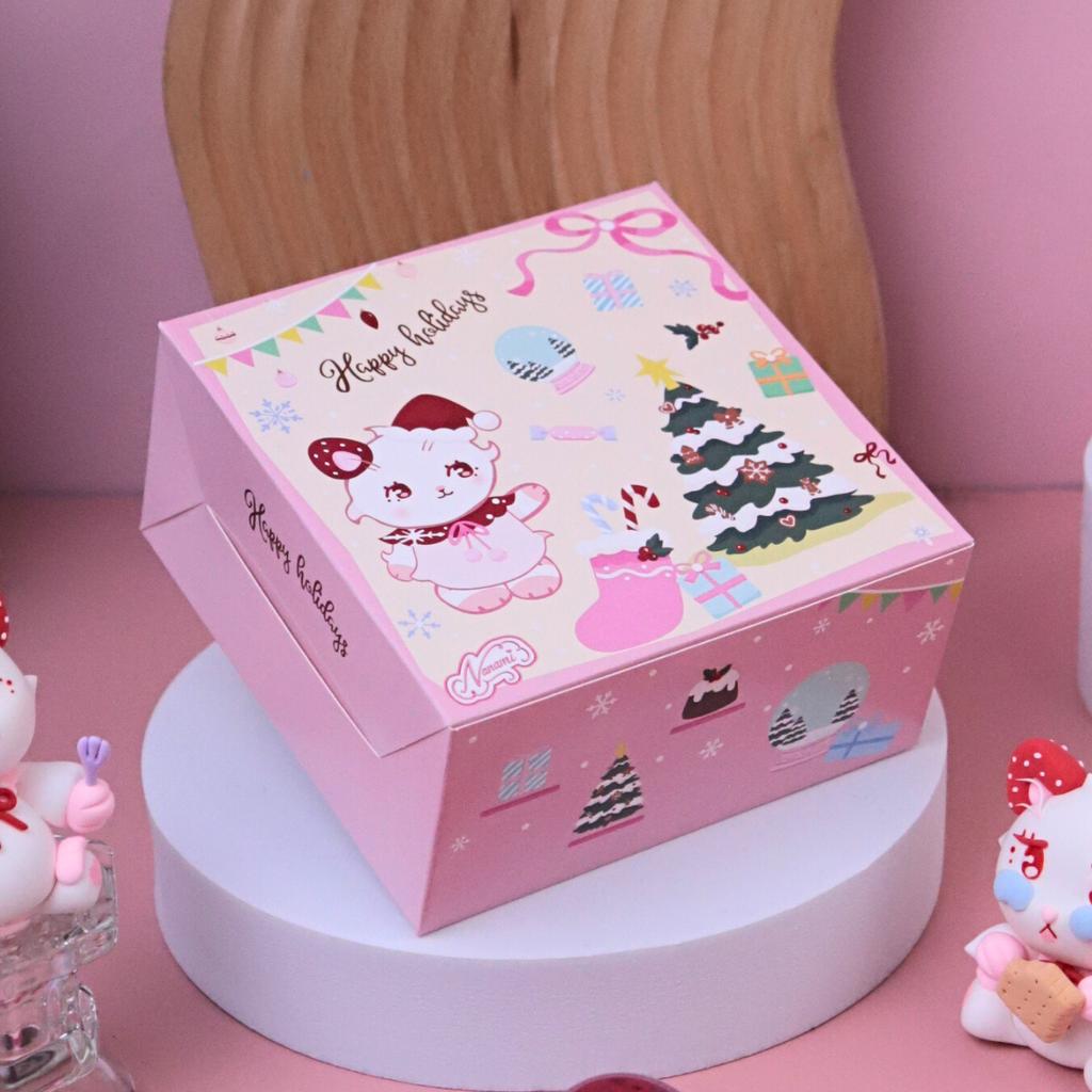 กล่องสแน็คเล็ก ลาย Nanami Xmas holiday 12.7x12.7x6.5 ซม.