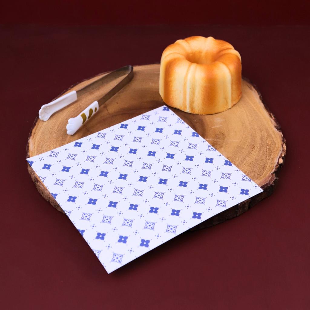 กระดาษรองอาหาร ลาย  Royal Thai Blue ขนาด 6x6 นิ้ว (ไม่เคลือบ)