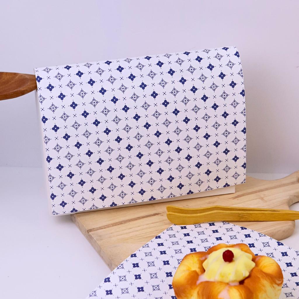 กระดาษรองอาหาร ลาย  Royal Thai Blue  ขนาด 10x10 นิ้ว (ไม่เคลือบ)