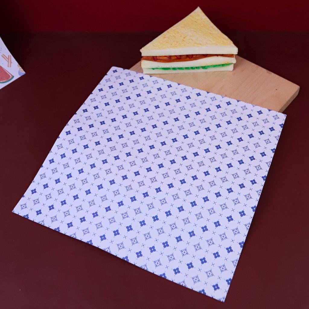 กระดาษรองอาหาร ลาย  Royal Thai Blue  ขนาด 30x30 ซม. (ไม่เคลือบ)