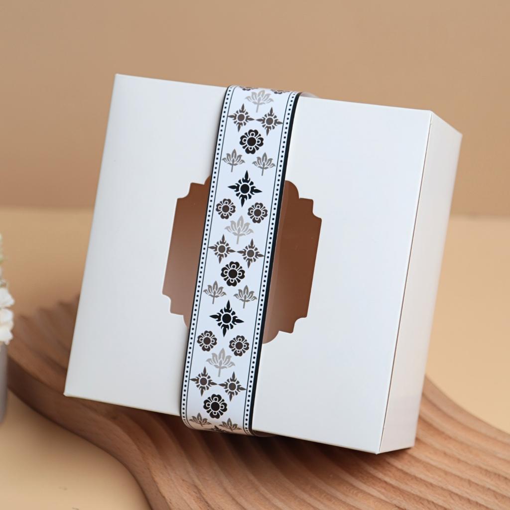 สายคาดกล่อง ลาย Classic Grace ขนาด 3.5x42 ซม.