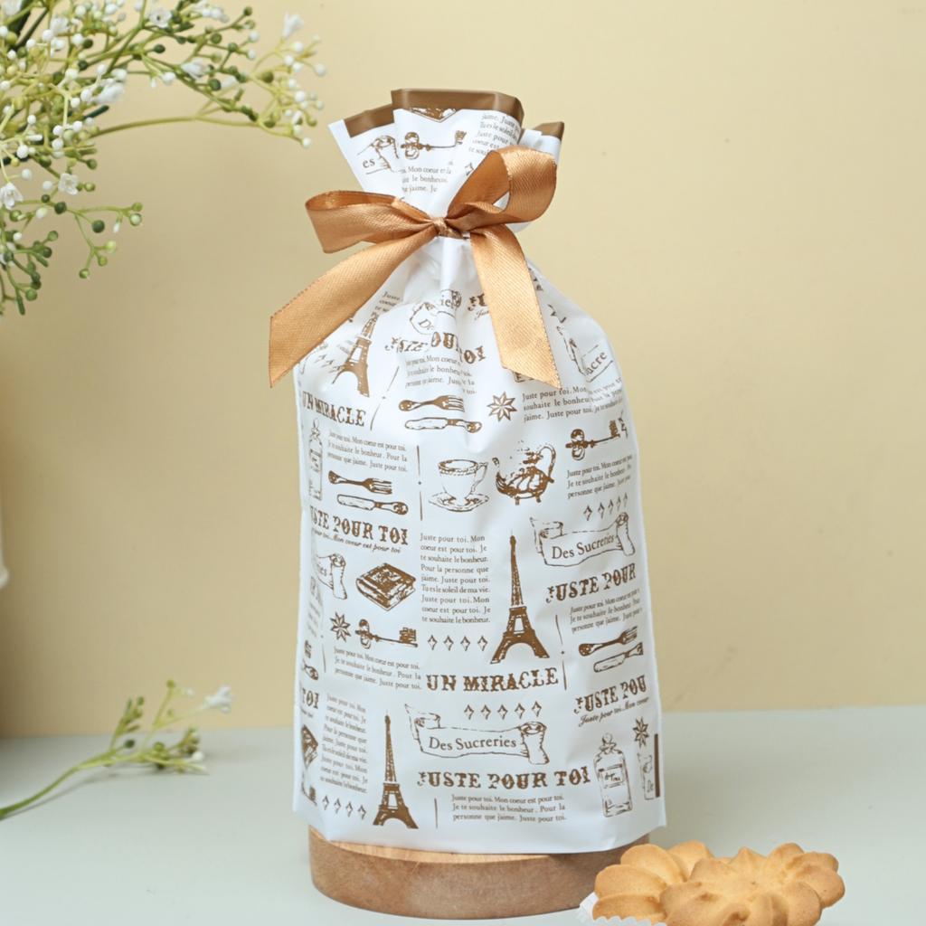 ถุงของขวัญ พร้อมโบว์ ลาย Travel  ขนาด 15x6x23 ซม.