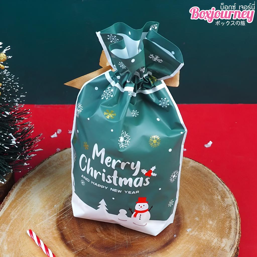 ถุงของขวัญ พร้อมโบว์ ลายคริสต์มาส 03 ขนาด 15x6x23 ซม.