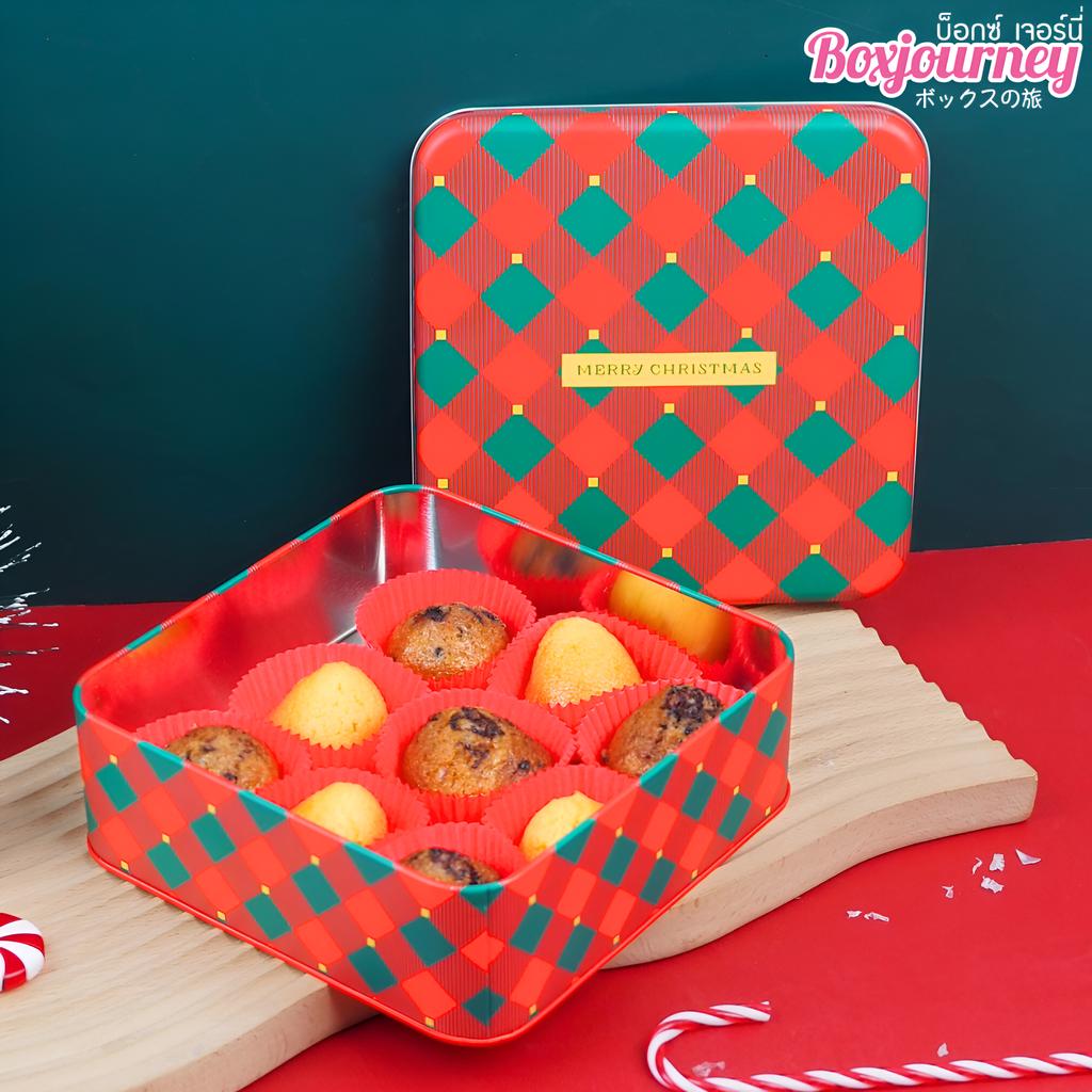 กล่องเหล็กใส่ขนม ลายสก็อตสีแดงเขียว ขนาด 17 x 17 x 6 ซม.