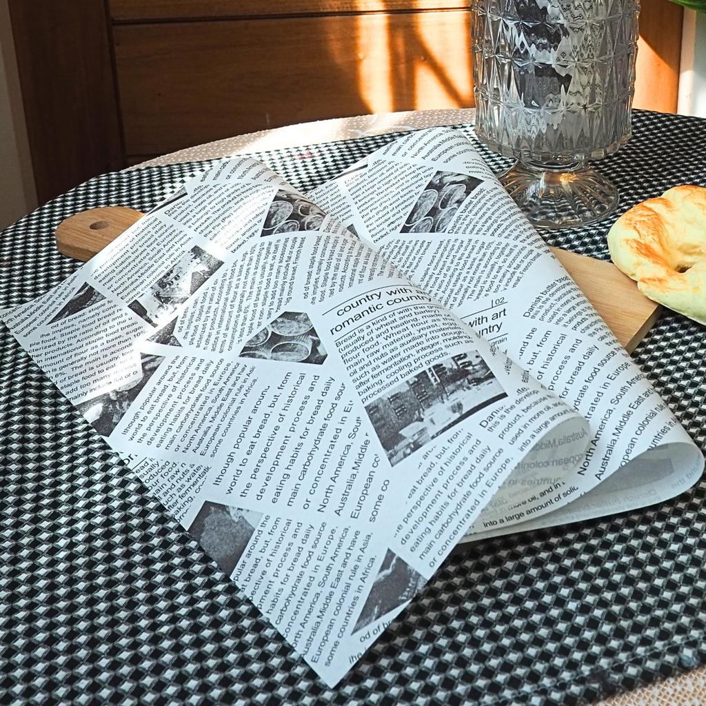 กระดาษรองอาหาร ลายหนังสือพิมพ์สีดำ 30x30 ซม. (กันซึม)