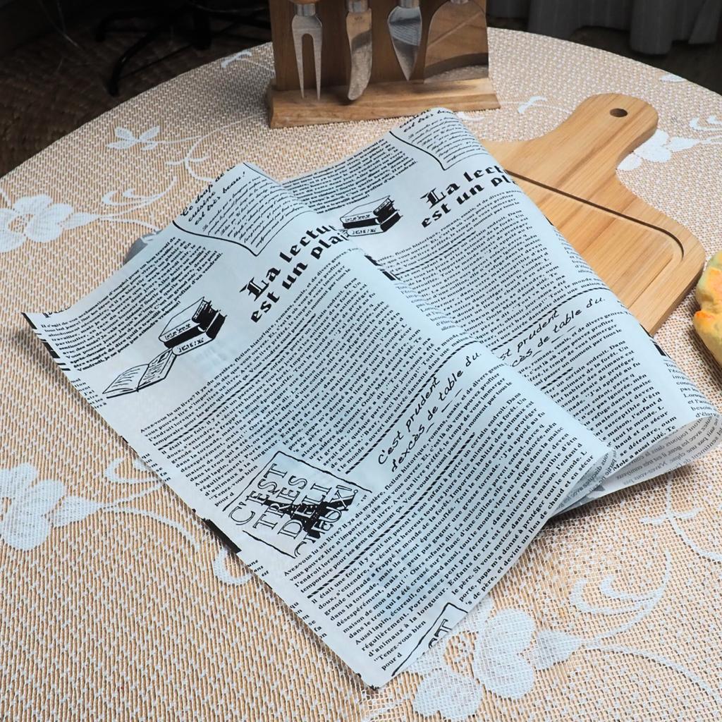 กระดาษรองอาหาร ลายวินเทจ หนังสือพิมพ์ขาวดำ ขนาด 30 x 30 ซม.(เข้าอบได้)