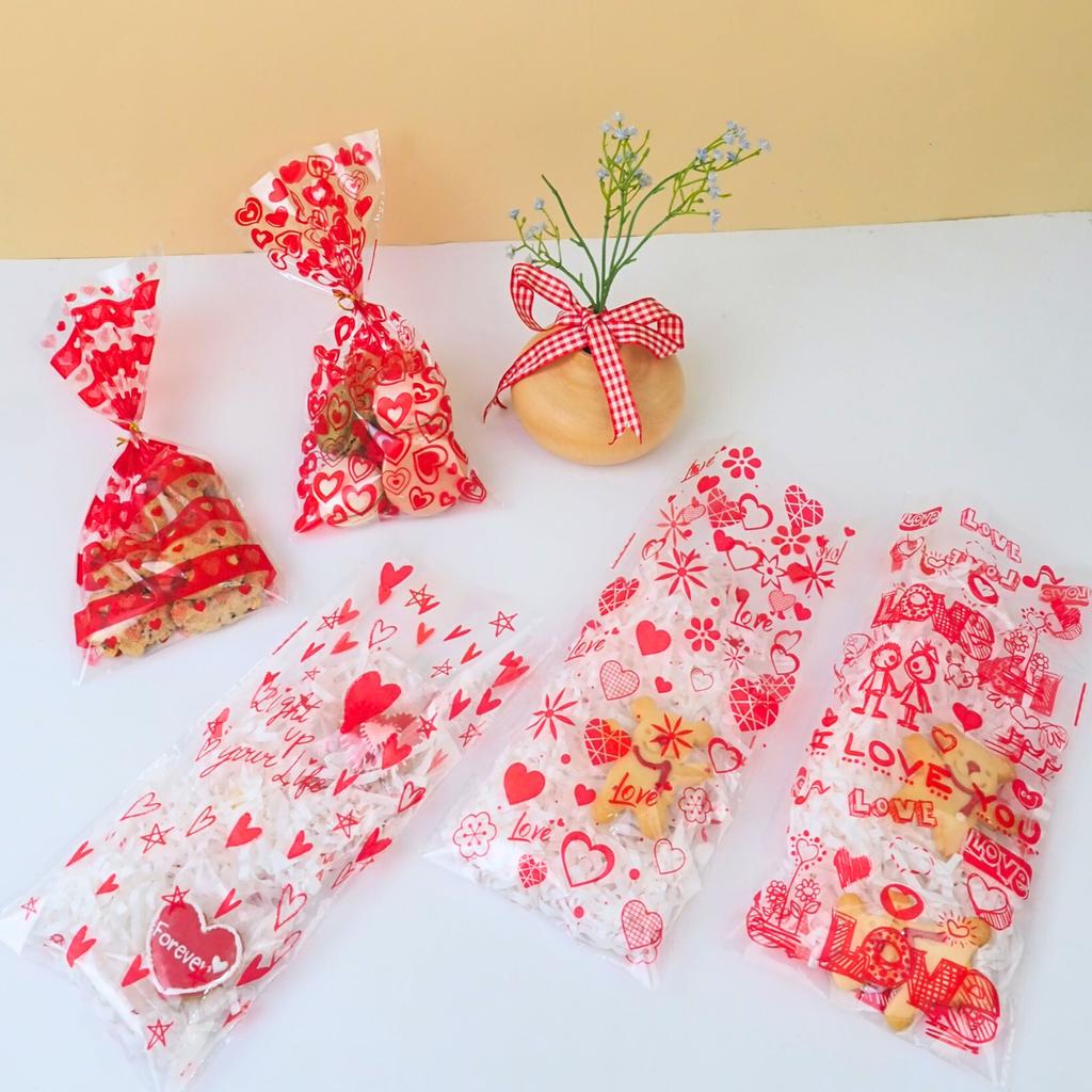 ถุงของขวัญ รูปหัวใจ คละลาย ขนาด 12.5x27 ซม.