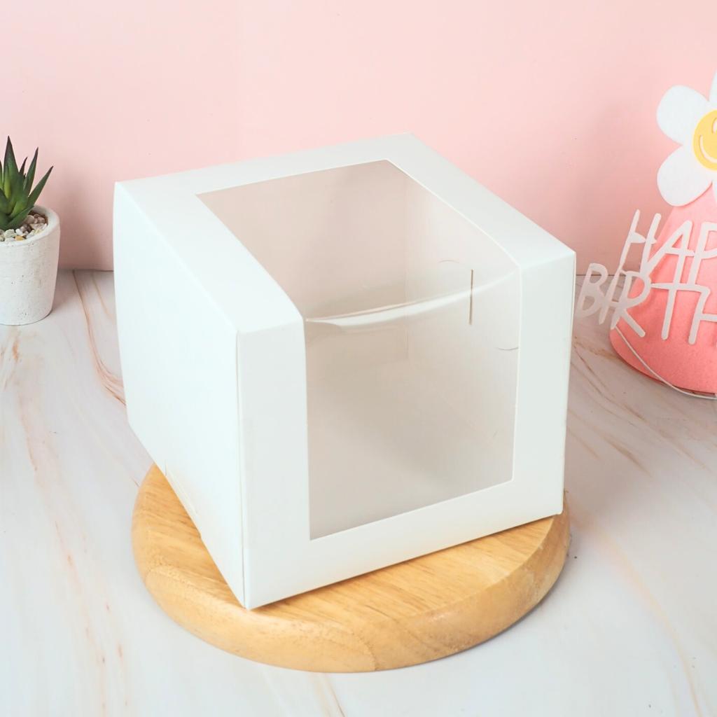 กล่องเค้กครึ่งปอนด์ หน้าต่างวีเชฟ สีขาว 15x15x13 ซม.