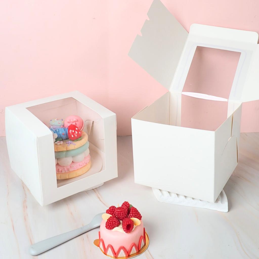 กล่องเค้กครึ่งปอนด์ หน้าต่างวีเชฟ สีขาว 15x15x13 ซม.