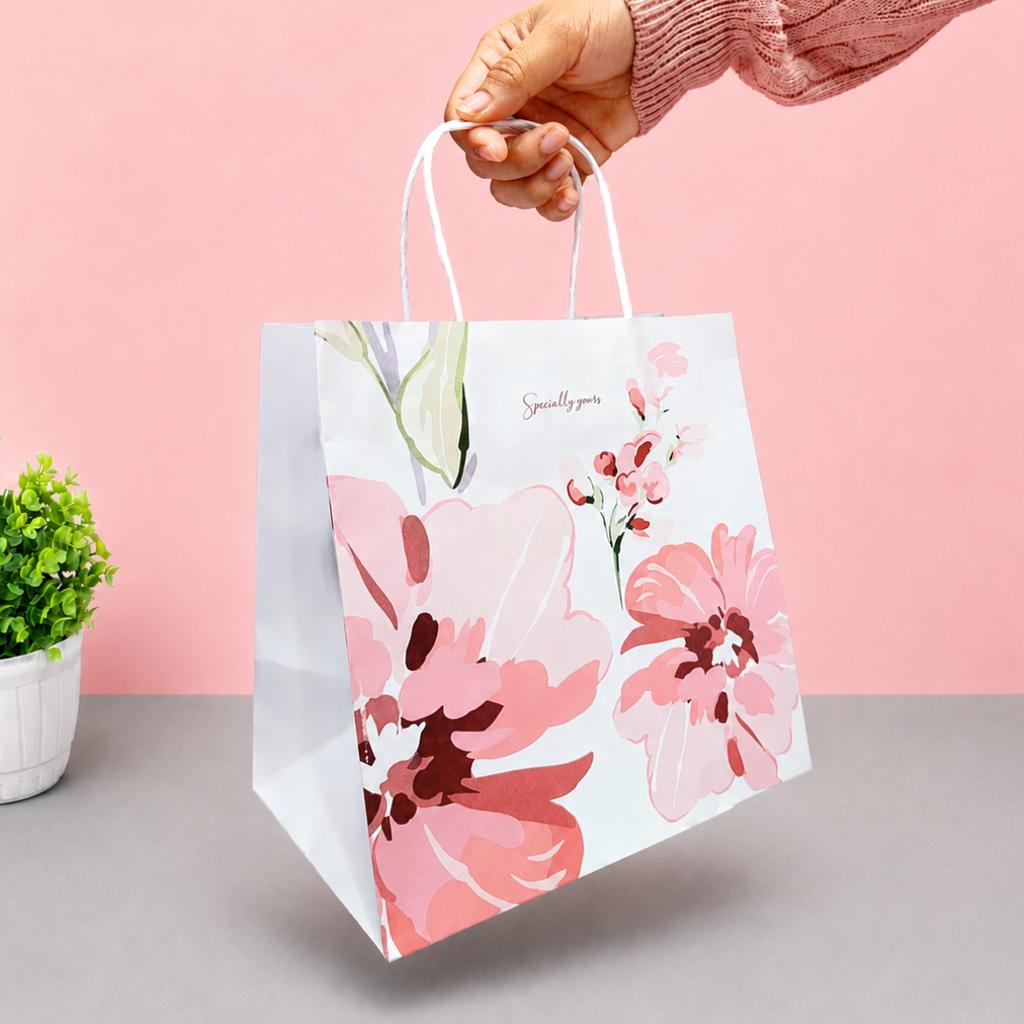 ถุงกระดาษหูเกลียว พิมพ์ลาย ลาย Forever in Bloom 23x15x23 ซม.