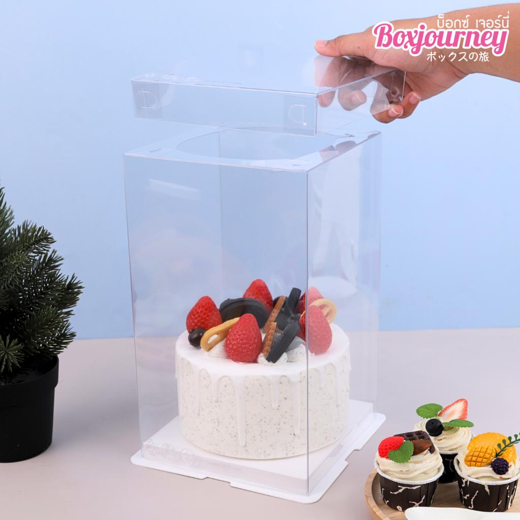 กล่องเค้กพลาสติก ครึ่งปอนด์ทรงสูง ฝาใส ขนาด 15.5x15.5x26 ซม.