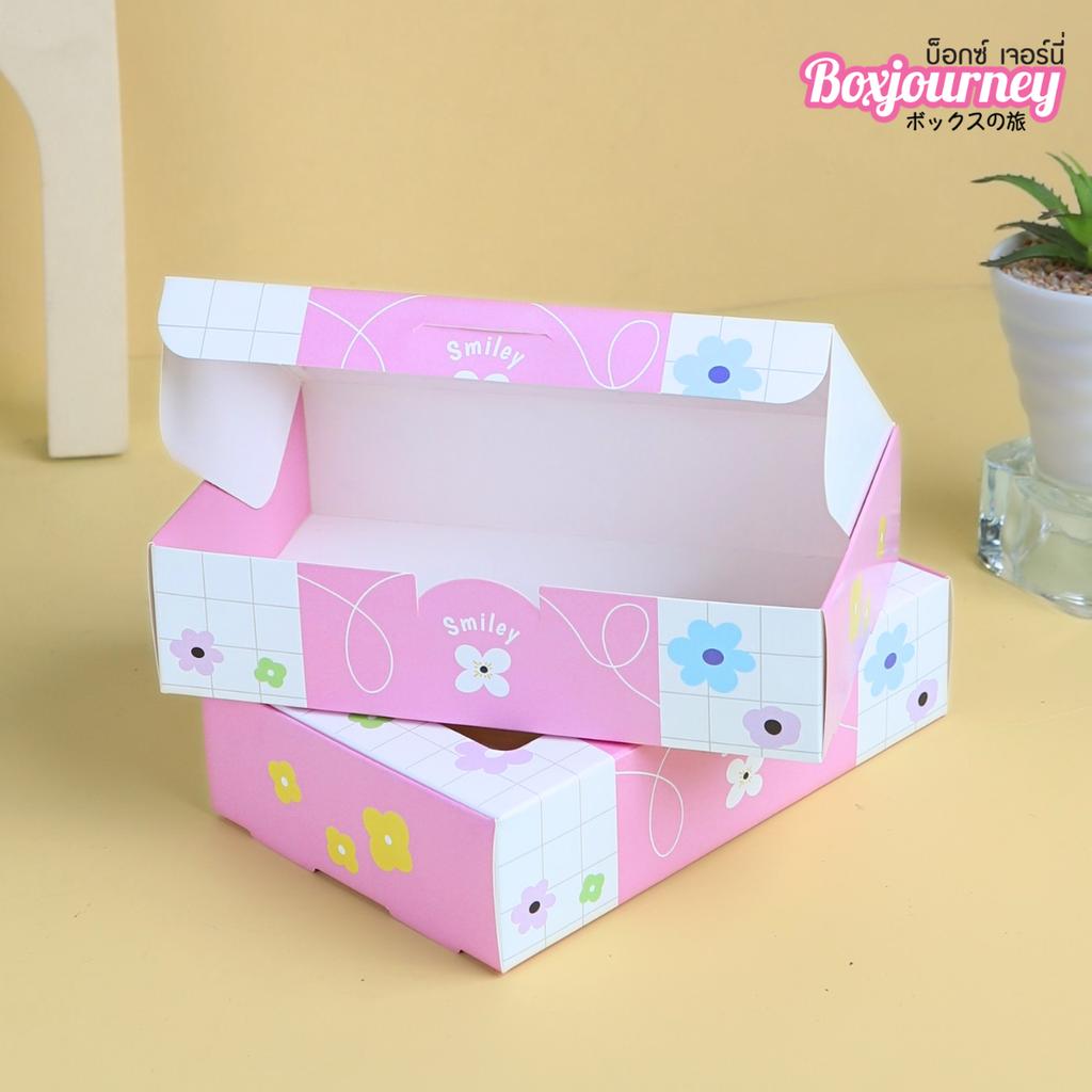 กล่องบราวนี่ ลาย Pinky Smiley 10x15.5x3.8 cm