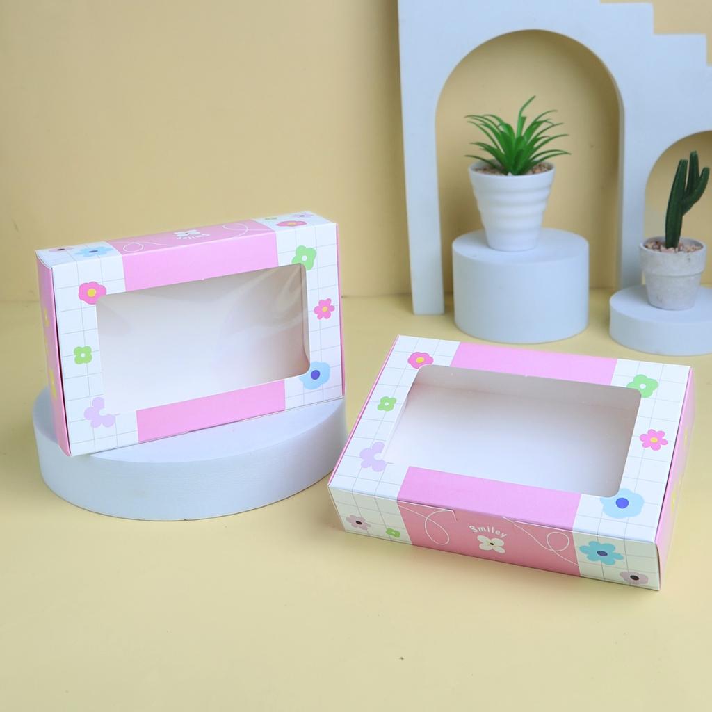 กล่องบราวนี่ ลาย Pinky Smiley 10x15.5x3.8 cm