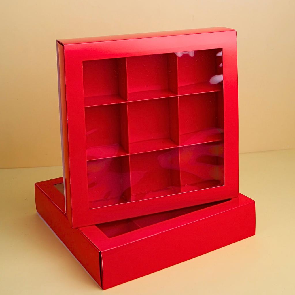 กล่องขนม 9 ช่อง สีแดง 24.3x24.3x5 ซม.